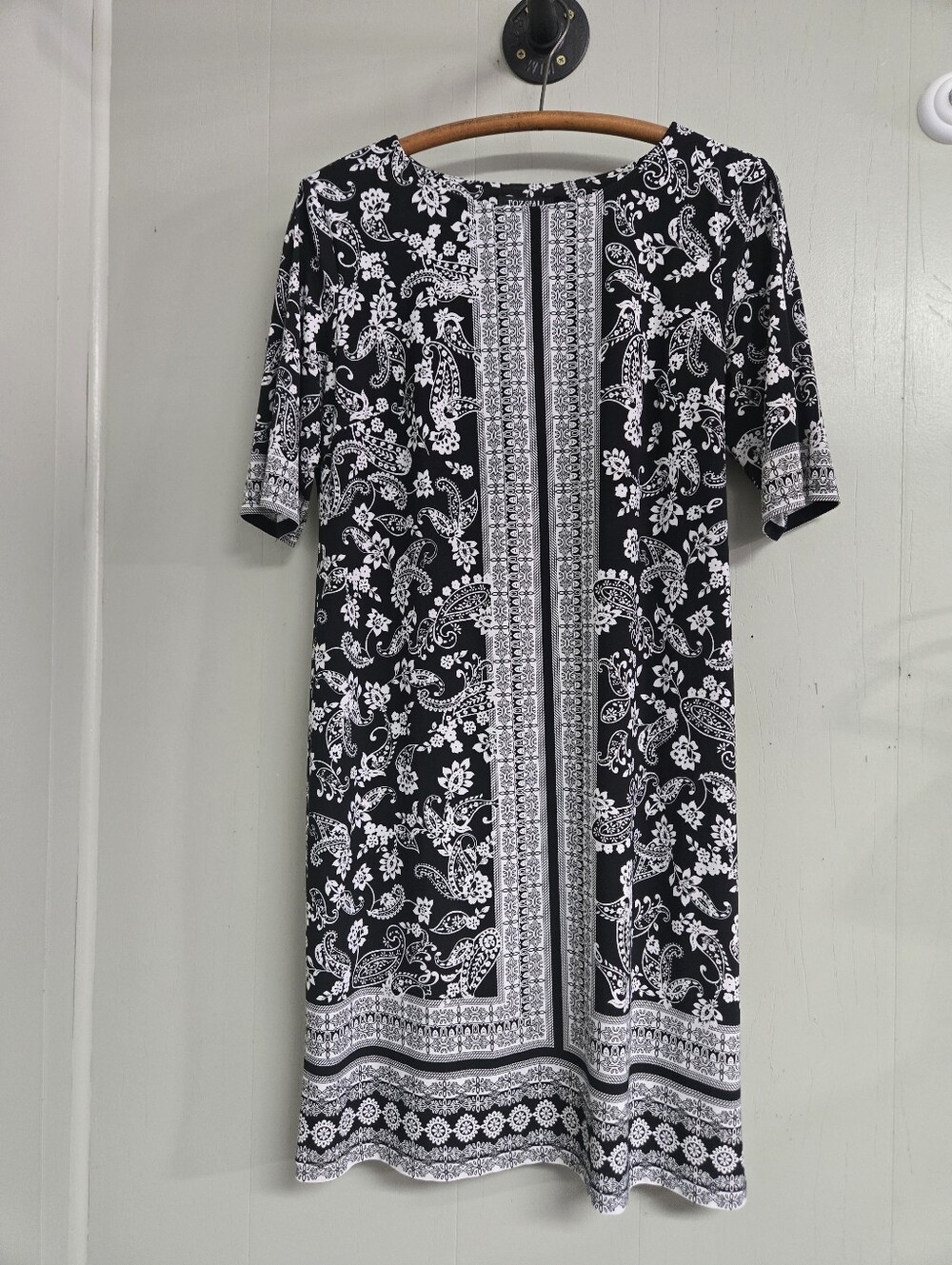 Roz & Ali Dress Womens L Black Floral Shift Knee Length 3/4 Sleeve Border Print